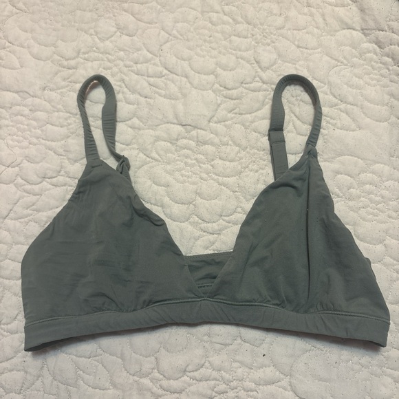 SKIMS Fits Everybody Triangle Bralette - Picture 3 of 4